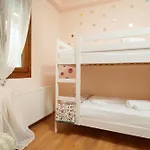 펜션 Christina's Village